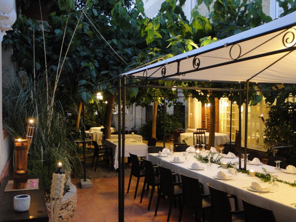 Hotel Restaurant Llansola Sant Carles De La Rapita Ngoại thất bức ảnh
