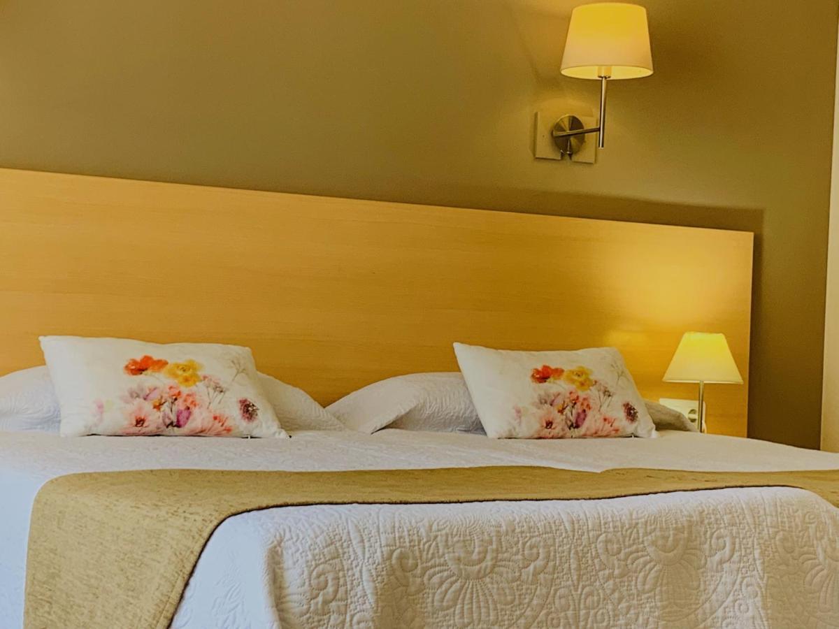 Hotel Restaurant Llansola Sant Carles De La Rapita Ngoại thất bức ảnh