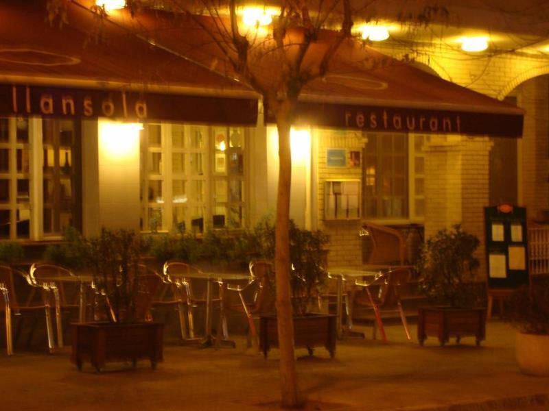 Hotel Restaurant Llansola Sant Carles De La Rapita Ngoại thất bức ảnh